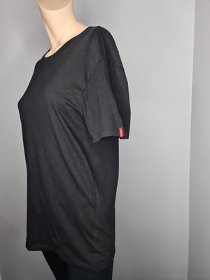 Plain Black Levis T-shirt M - Valleys Vintage Clothing